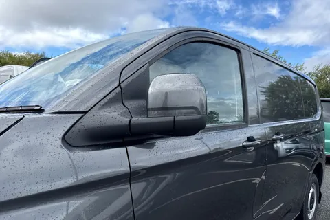 25 of 45 for Volkswagen E-Transporter T32 65kWh Commerce Plus Panel Van 5dr Electric Auto RWD SWB (136 ps)