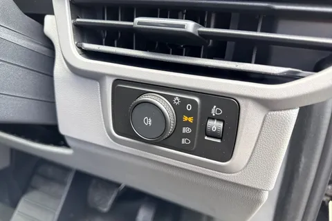 29 of 45 for Volkswagen E-Transporter T32 65kWh Commerce Plus Panel Van 5dr Electric Auto RWD SWB (136 ps)