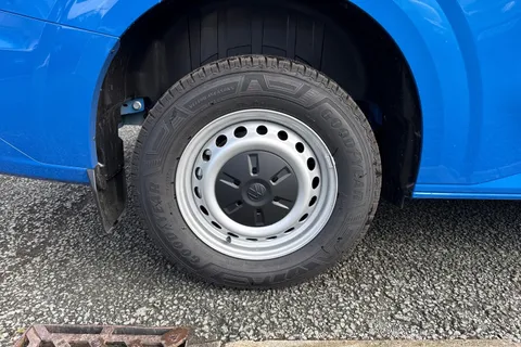 11 of 45 for Volkswagen E-Transporter T32 65kWh Commerce Plus Panel Van 5dr Electric Auto RWD SWB (136 ps)