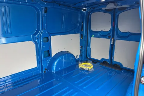 18 of 45 for Volkswagen E-Transporter T32 65kWh Commerce Plus Panel Van 5dr Electric Auto RWD SWB (136 ps)