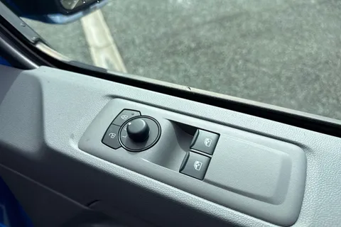 20 of 45 for Volkswagen E-Transporter T32 65kWh Commerce Plus Panel Van 5dr Electric Auto RWD SWB (136 ps)