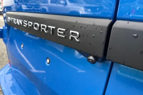 28 of 45 for Volkswagen E-Transporter T32 65kWh Commerce Plus Panel Van 5dr Electric Auto RWD SWB (136 ps)