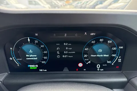 31 of 45 for Volkswagen E-Transporter T32 65kWh Commerce Plus Panel Van 5dr Electric Auto RWD SWB (136 ps)