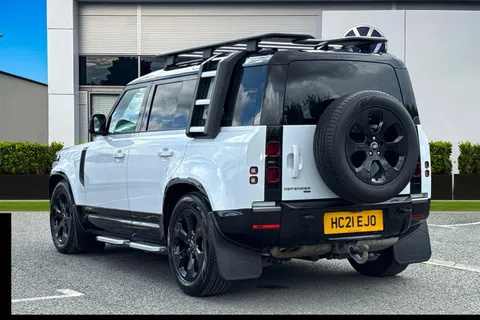 HC21EJO Land Rover Defender 110 3.0 D300 MHEV X-Dynamic HSE Auto 4WD Euro 6 (s/s) 5dr Thumbnail #3