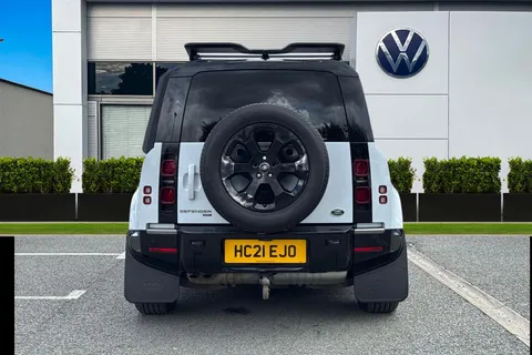 HC21EJO Land Rover Defender 110 3.0 D300 MHEV X-Dynamic HSE Auto 4WD Euro 6 (s/s) 5dr Thumbnail #5