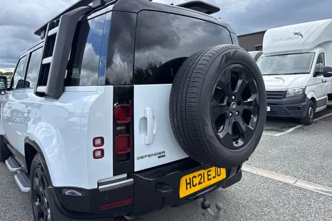 HC21EJO Land Rover Defender 110 3.0 D300 MHEV X-Dynamic HSE Auto 4WD Euro 6 (s/s) 5dr Thumbnail #8
