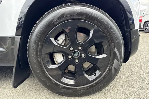 HC21EJO Land Rover Defender 110 3.0 D300 MHEV X-Dynamic HSE Auto 4WD Euro 6 (s/s) 5dr Thumbnail #10