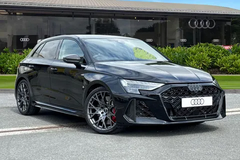 Audi RS 3 2.5 TFSI Carbon Black Sportback S Tronic quattro Euro 6 (s/s) 5dr Thumbnail #2