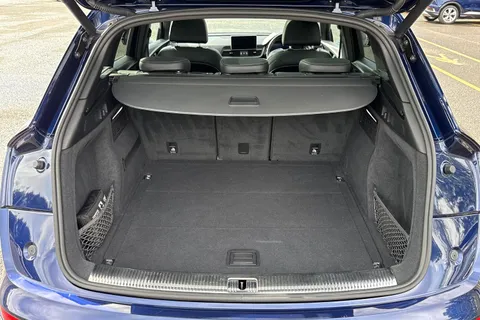 YB69OVL Audi Q5 Black Edition 40 TDI quattro 190 PS S tronic Thumbnail #10