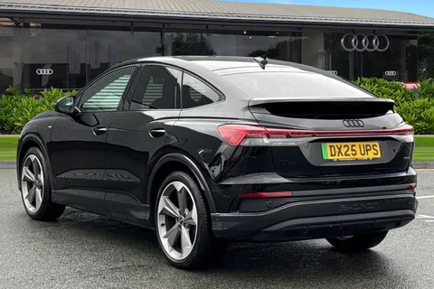 DX25UPS Audi Q4 e-tron 45 Black Edition Sportback Auto quattro 5dr 82kWh Thumbnail #3