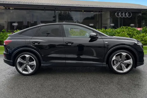 DX25UPS Audi Q4 e-tron 45 Black Edition Sportback Auto quattro 5dr 82kWh Thumbnail #4