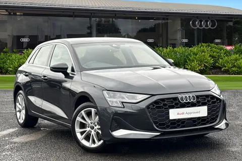 KW25NVL Audi A3 Sport 40 TFSI e 204 PS S tronic Thumbnail #2