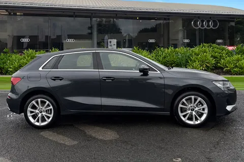 KW25NVL Audi A3 Sport 40 TFSI e 204 PS S tronic Thumbnail #4