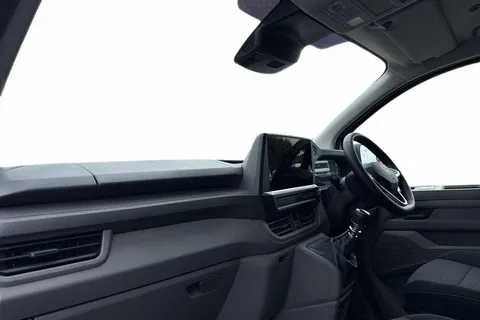 DG25EYH Volkswagen Transporter 2.0 TDI 150 Commerce Plus Van Thumbnail #3