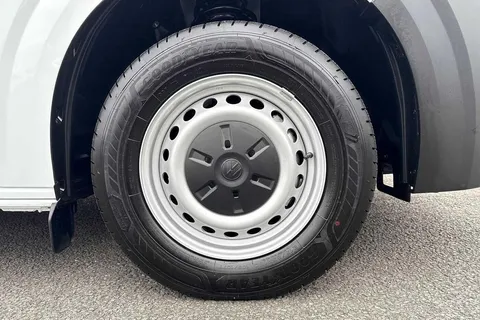 DG25EYH Volkswagen Transporter 2.0 TDI 150 Commerce Plus Van Thumbnail #6