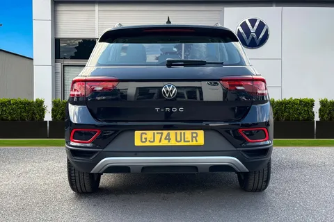 GJ74ULR Volkswagen T-Roc 1.5 TSI Life 5dr Thumbnail #5