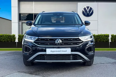 GJ74ULR Volkswagen T-Roc 1.5 TSI Life 5dr Thumbnail #6