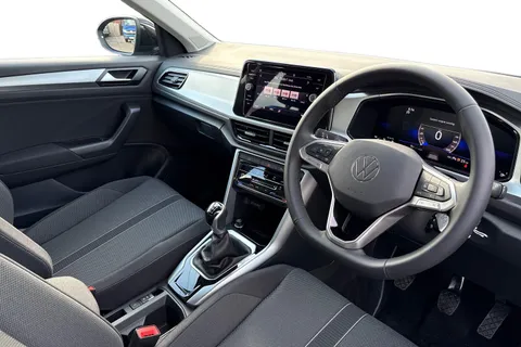 GJ74ULR Volkswagen T-Roc 1.5 TSI Life 5dr Thumbnail #8