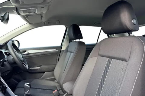 GJ74ULR Volkswagen T-Roc 1.5 TSI Life 5dr Thumbnail #11