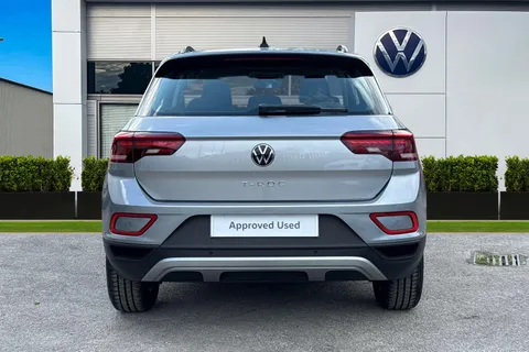 GJ74ULE Volkswagen T-Roc 1.5 TSI Life 5dr Thumbnail #5