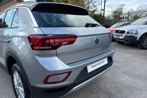 GJ74ULE Volkswagen T-Roc 1.5 TSI Life 5dr Thumbnail #8