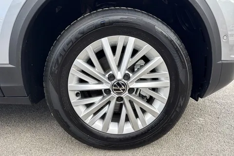 GJ74ULE Volkswagen T-Roc 1.5 TSI Life 5dr Thumbnail #10