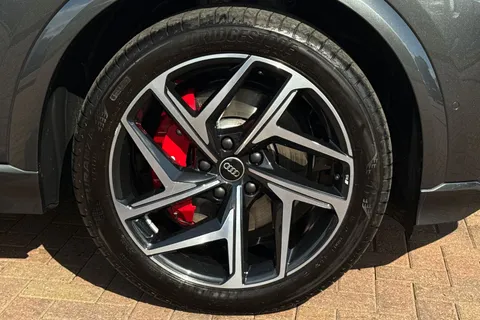 KP25YGD Audi Sq6 E-Tron SQ6 SUV Edition 1 e-tron 360,00 kW Thumbnail #7