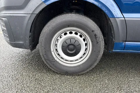 CX25LHU Volkswagen Crafter 2.0 TDI 140PS Commerce High Roof Van Thumbnail #10