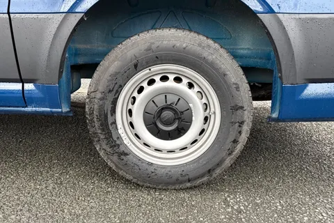 CX25LHU Volkswagen Crafter 2.0 TDI 140PS Commerce High Roof Van Thumbnail #11