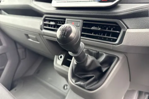 CX25LHU Volkswagen Crafter 2.0 TDI 140PS Commerce High Roof Van Thumbnail #23