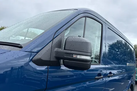 CX25LHU Volkswagen Crafter 2.0 TDI 140PS Commerce High Roof Van Thumbnail #26