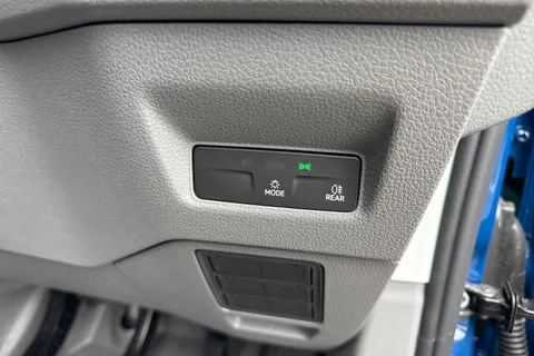 CX25LHU Volkswagen Crafter 2.0 TDI 140PS Commerce High Roof Van Thumbnail #29