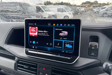 CX25LHU Volkswagen Crafter 2.0 TDI 140PS Commerce High Roof Van Thumbnail #34