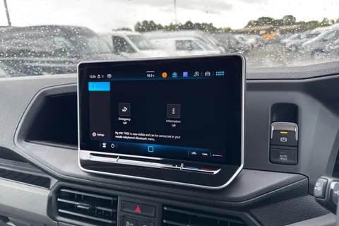 CX25LHU Volkswagen Crafter 2.0 TDI 140PS Commerce High Roof Van Thumbnail #36