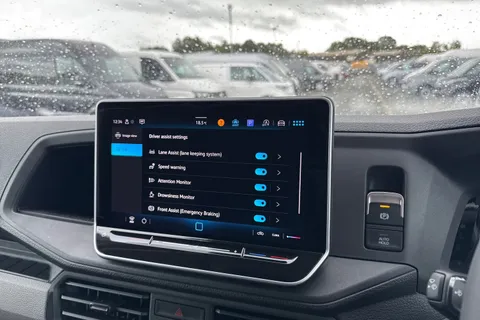 CX25LHU Volkswagen Crafter 2.0 TDI 140PS Commerce High Roof Van Thumbnail #41