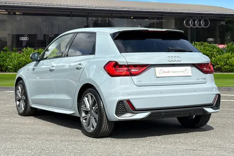 DE74HGG Audi A1 S line 30 TFSI 116 PS S tronic Thumbnail #3