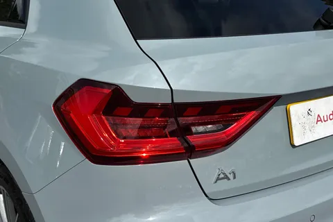 DE74HGG Audi A1 S line 30 TFSI 116 PS S tronic Thumbnail #8