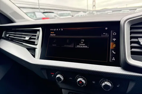 Audi A1 1.0 TFSI 30 Sport Sportback Euro 6 (s/s) 5dr Thumbnail #37