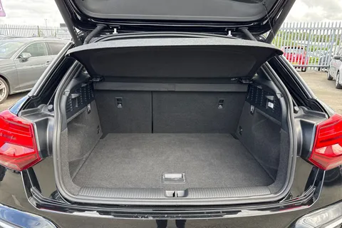 GF24WXC Audi Q2 S line 35 TFSI 150 PS S tronic Thumbnail #10