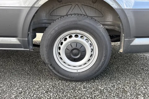 CX25LHJ Volkswagen Crafter 2.0 TDI 140PS Commerce Plus High Roof Van Auto Thumbnail #11