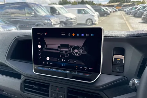 CX25LHJ Volkswagen Crafter 2.0 TDI 140PS Commerce Plus High Roof Van Auto Thumbnail #22