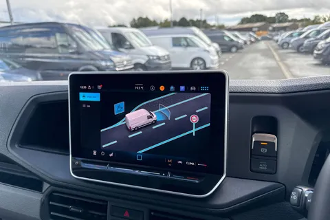 CX25LHJ Volkswagen Crafter 2.0 TDI 140PS Commerce Plus High Roof Van Auto Thumbnail #41