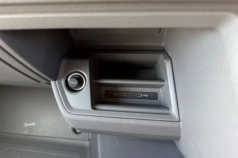 CX25LHJ Volkswagen Crafter 2.0 TDI 140PS Commerce Plus High Roof Van Auto Thumbnail #44