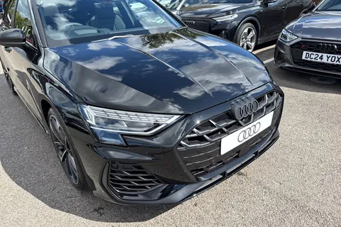 Audi S3 2.0 TFSI Black Edition Sportback S Tronic quattro Euro 6 (s/s) 5dr Thumbnail #9
