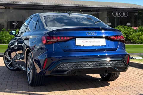 BV25EFM Audi A3 Black Edition 35 TFSI 150 PS S tronic Thumbnail #3