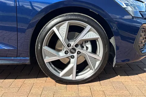 BV25EFM Audi A3 Black Edition 35 TFSI 150 PS S tronic Thumbnail #7