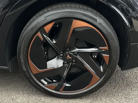 MF25OOA CUPRA Tavascan 210kW V2 77kWh 5dr Auto **HEAT PUMP WITH FRONT AND REAR HEATED SEATS** Thumbnail #7