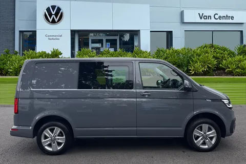 MA24FVN Volkswagen Transporter Kombi 2.0TDI 150 Manual T32 Highline BMT SWB Thumbnail #4