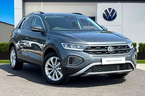 AO25OPK Volkswagen T-Roc 1.0 TSI 115 Match 5dr Thumbnail #2