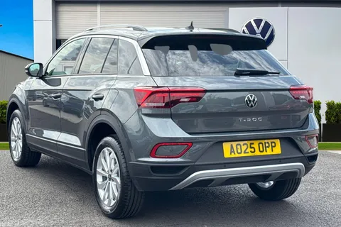 AO25OPP Volkswagen T-Roc 1.0 TSI 115 Match 5dr Thumbnail #3